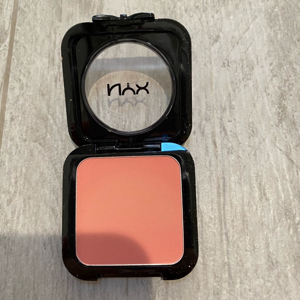 NYX BLUSH
